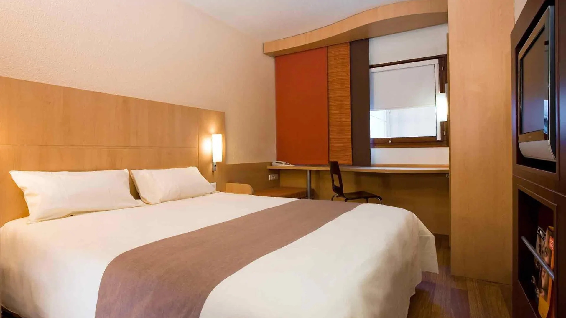 Ibis Saint Rambert D'Albon Hotel France