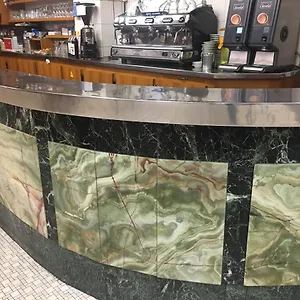 A La Pinte Du Nord Hotel París