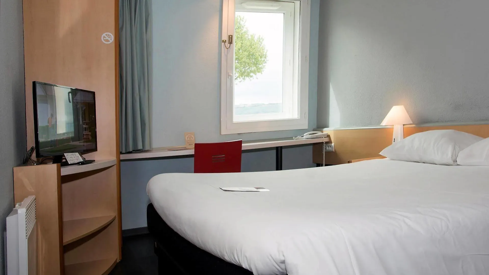 Ibis Saint Rambert D'Albon Hotel  Saint-Rambert-d'Albon